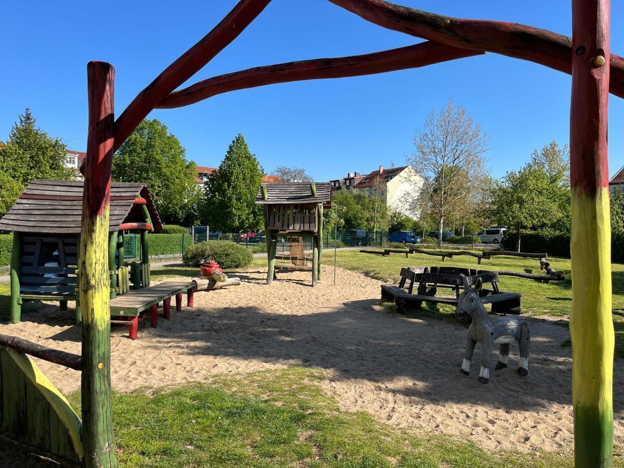 Fewo "Franzi" 5 Personen, Zentrale Lage, Parkplatz Dessau-Rosslau Exterior photo